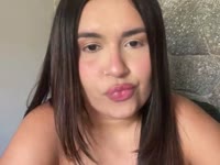 Sou o tipo de mulher que seduz com um olhar e te prende na conversa. Tenho uma vibe doce e misteriosa, mas uma mente muito safada quando o clima está propício. Quero te fazer esquecer o mundo lá fora — comigo, cada momento é único e cheio de prazer. Se você busca conexão, sensualidade e uma companhia que te ouça, provoque e te faça sentir à vontade... então você definitivamente está no lugar certo. Adoro criar um espaço onde você pode ser completamente você mesmo, sem julgamentos. Conte-me suas fantasias — talvez eu realize uma delas... ou todas.