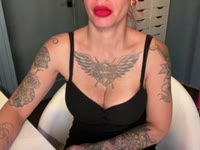 Hi darlings, my name is Hailey. I am a 40 year old milf with a slim build. If you like brunette chicks you