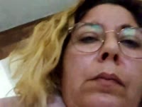 Jolie blonde pulpeuses avec qui vous pourrez passer de bon moments ....