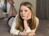 hot naked webcam girl LilianHoward