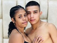 couple webcamsex EmilyAndBrad