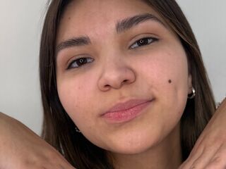 beautiful cam girl AdriaKunstlinger