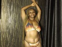 beautiful camgirl AloraWest