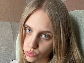 fingering camwhore AyannaOverturf
