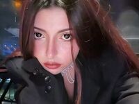 camgirl playing with dildo BaddieJune