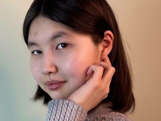 camgirl playing with dildo BarbraDavion