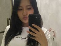 fingering webcamgirl BerniceMaguire