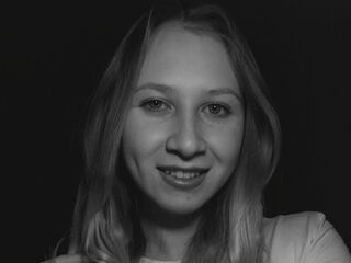 nude camgirl pic BlanchTrotz