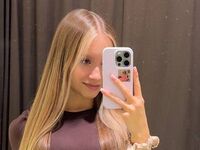 camslut topless BonnieNowa