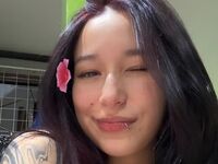 camslut fingering shaved pussy CamiLewit