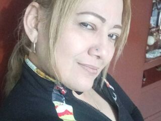 hot cam girl masturbating with vibrator ClauCortner