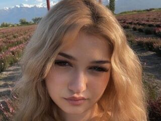 girl sex cam CloudyFox