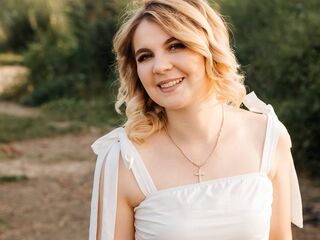 naked webcam girl fingering DemetriceAkpan