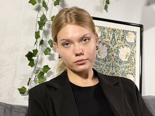 sexwebcam picture DonellaAndra