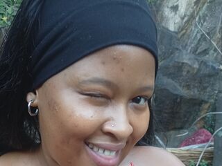 naked camgirl photo DoraPhillips