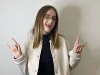 camwhore masturbating with sextoy DorothaHiles