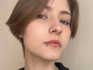 fingering girl chat EssieAcheampong