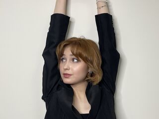 camwhore masturbating with dildo FloraHamp