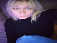 camslut fingering shaved pussy JaneSativa