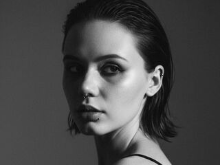 naked girl with webcam fingering JudithSterett