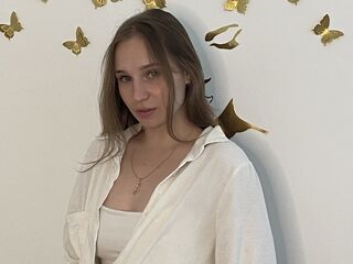 naked girl with webcam masturbating with sextoy KandiceBishard
