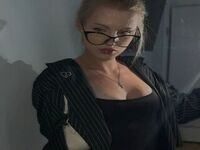 cam girl masturbating with dildo KateZalepa