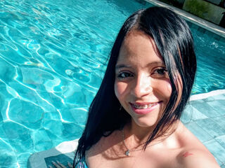 streaming live webcam LauraVelle