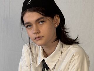 hot girl live web cam LeannMolineaux