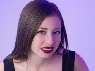 naughty camgirl masturbating with dildo LennaPhillips