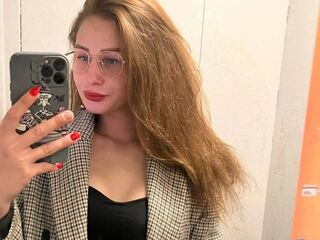 cam girl chatroom LillieMann