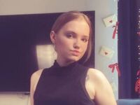 webcam babe chat room LoraKen