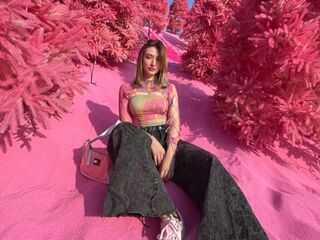 hot cam girl masturbating with dildo LouveniaPranger
