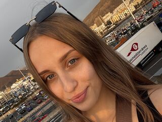 hot cam girl masturbating with vibrator LunaDarkwood