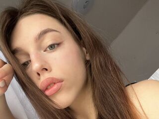 masturbating girl LyraMoonshadow