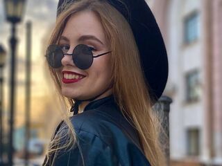 camwhore video MaiaOshman