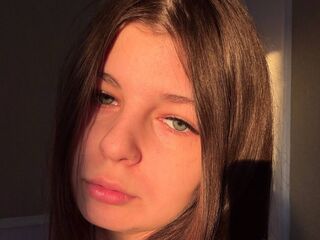 fingering girl cam MargarettJohns