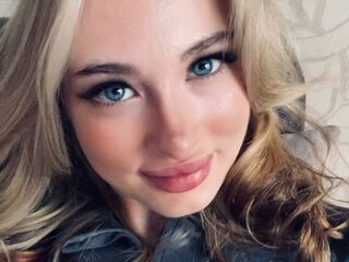 camslut fingering pussy MeghanHickory