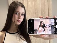 camgirl masturbating with vibrator MelissaMelis