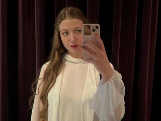 shaved pussy cam MeridethYaffe