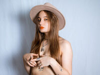 camslut topless MillaJuice