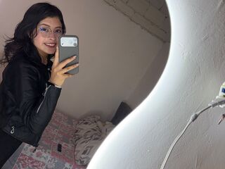 live webcam model MiraSterling