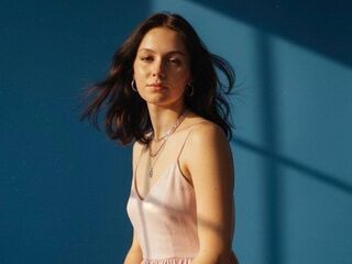 girl nude MolliePoydras