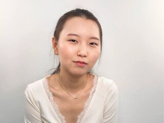 naked camgirl masturbating with dildo NellaBiggard