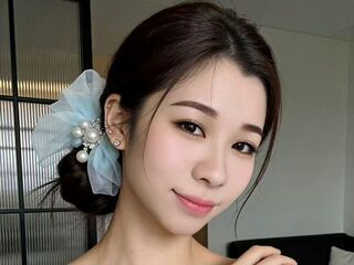 camwhore nude QinWeiwei