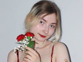 nude gamgirl SandaPlocek