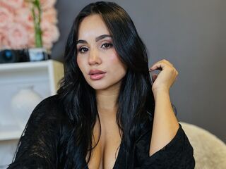 naughty camgirl fingering pussy SaraKing