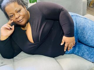 cam girl showing tits ShantalBrownn