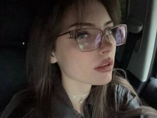 masturbating webcamgirl SisMiora