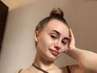 beautiful webcamgirl SofiyaWite