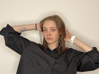 masturbating camgirl SunniBanderas